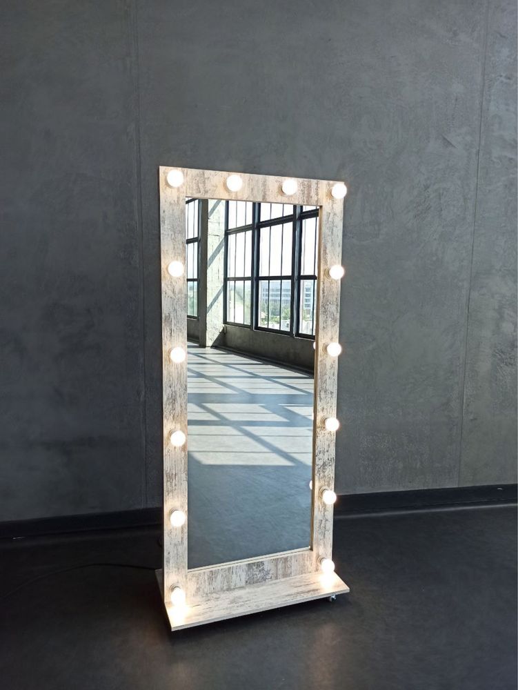 Зеркало с подсветкой  напольное в полный рост.