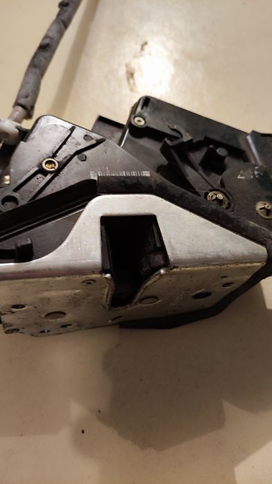 Продам замки задних дверей для BMW e46