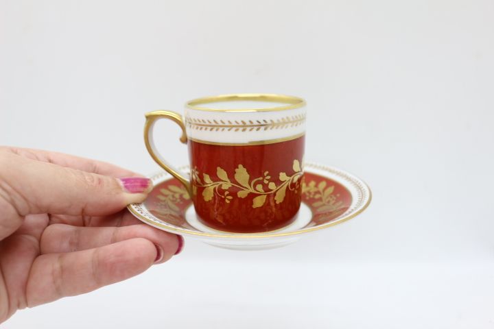 Chávena Café Fer-Rouge Floral e Ouro Vista Alegre Pintada à Mão 1947