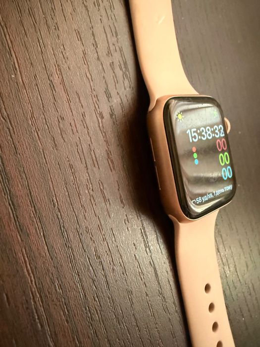 Годинник Apple Watch 6.