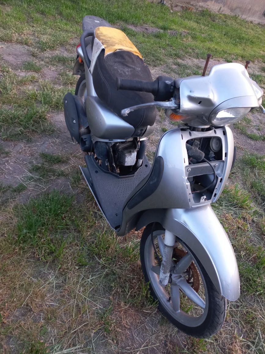 Aprilia scarabeo 50 4t części