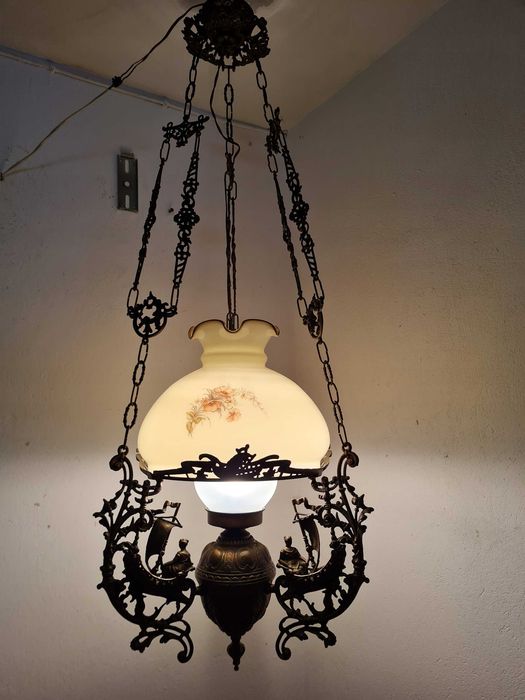 Okazała Lampa wisząca jak naftowa ŻYRANDOL