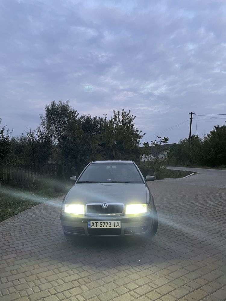 Продається шкода октавія 2002 рік