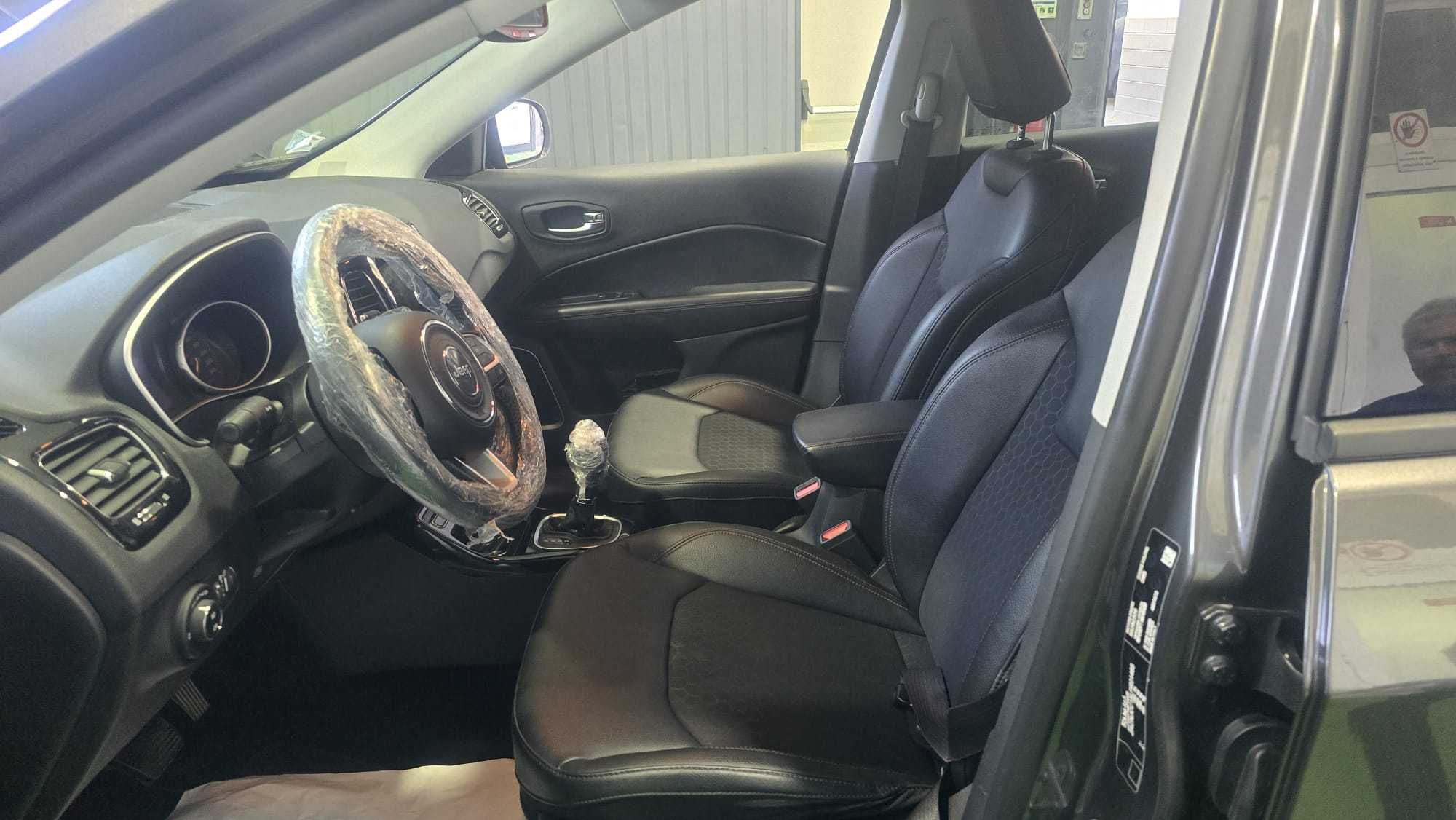 Jeep Compass 1.3 T Limited  - Salvado
