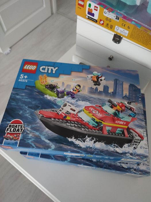 LEGO City 60373 Łódź strażacka