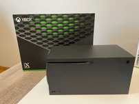 Xbox Series X jak nowy - 2 kontrolery z akumulatorami, pilot, napęd