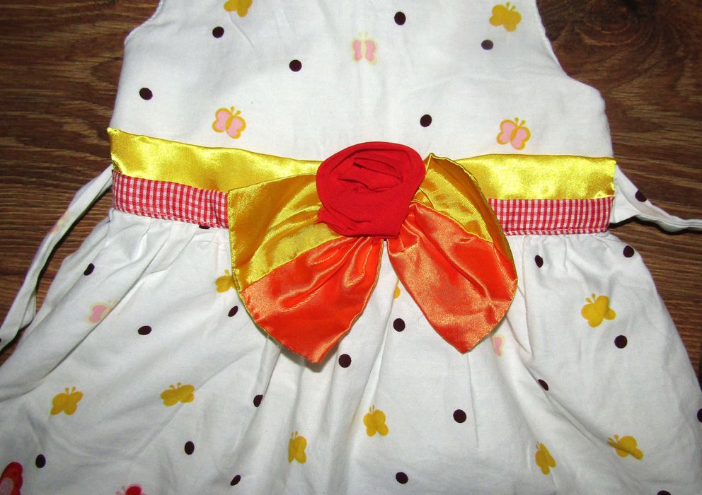 Rozm. 104 - sukienka na ramiączkach