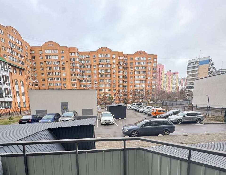 Продам  квартиру 91 м2,під бізнес,офіс , ЖК Атлант Петлюри 21 б,без %