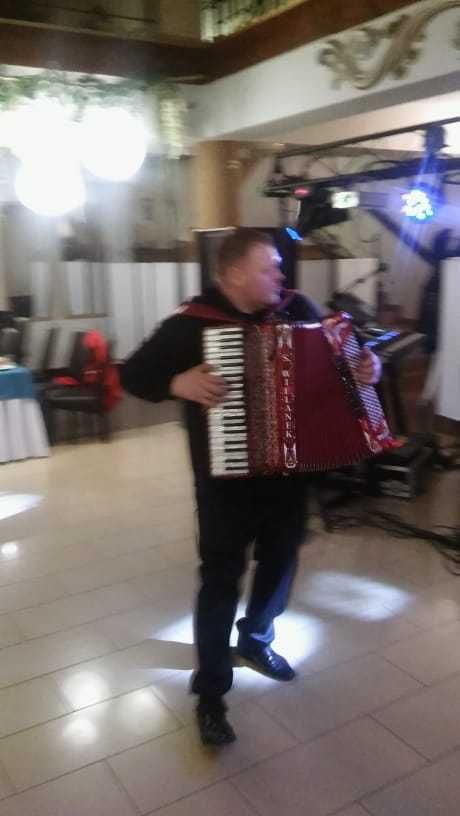 Dj & zespół muzyczny, nagłośnienie, śpiew na żywo. Akordeon, klawisze