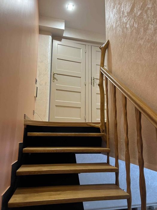 Квартира поряд з центром з двориком та ремонтом