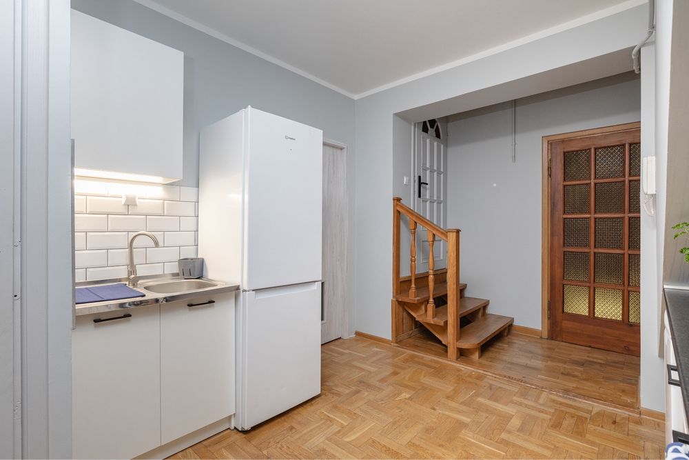 Pokój jednoosobowy z balkonem na wynajem! Centrum Michałowice WKD