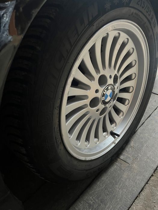 Продам BMW Series 5 e 39 чорного кольору. Автомат.Терміновий продаж!