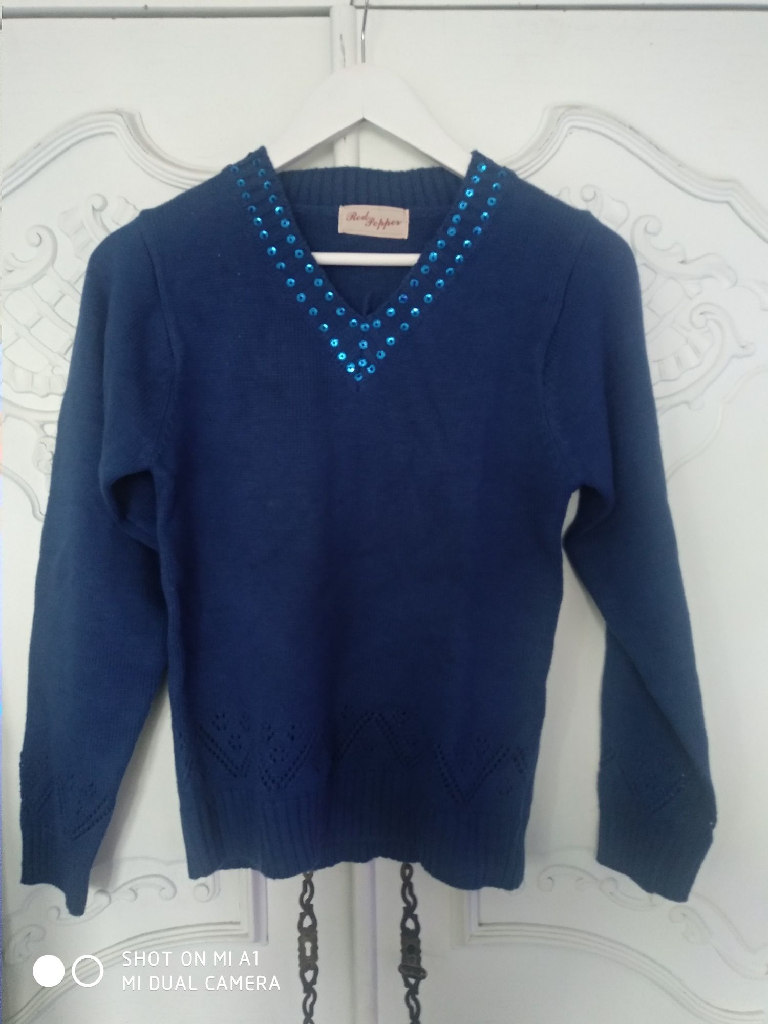 Nowy sweter r M 
Azurkowy. 
Nowy.