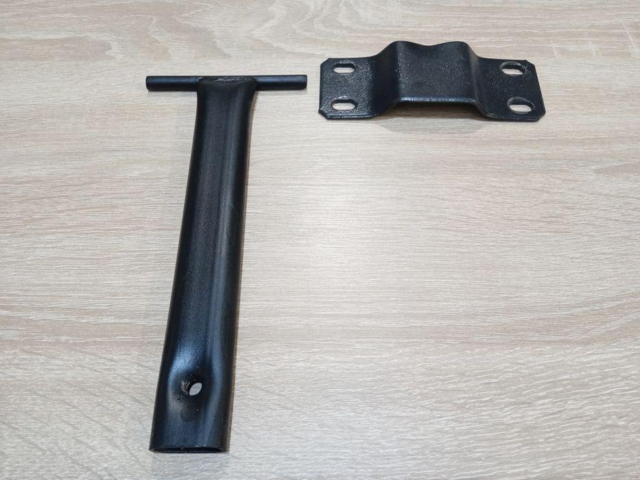 Крепление спинки кресла Т-образный кронштей.