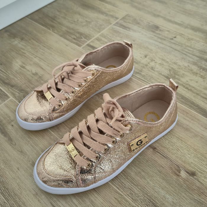 błyszczące trampki G by Guess