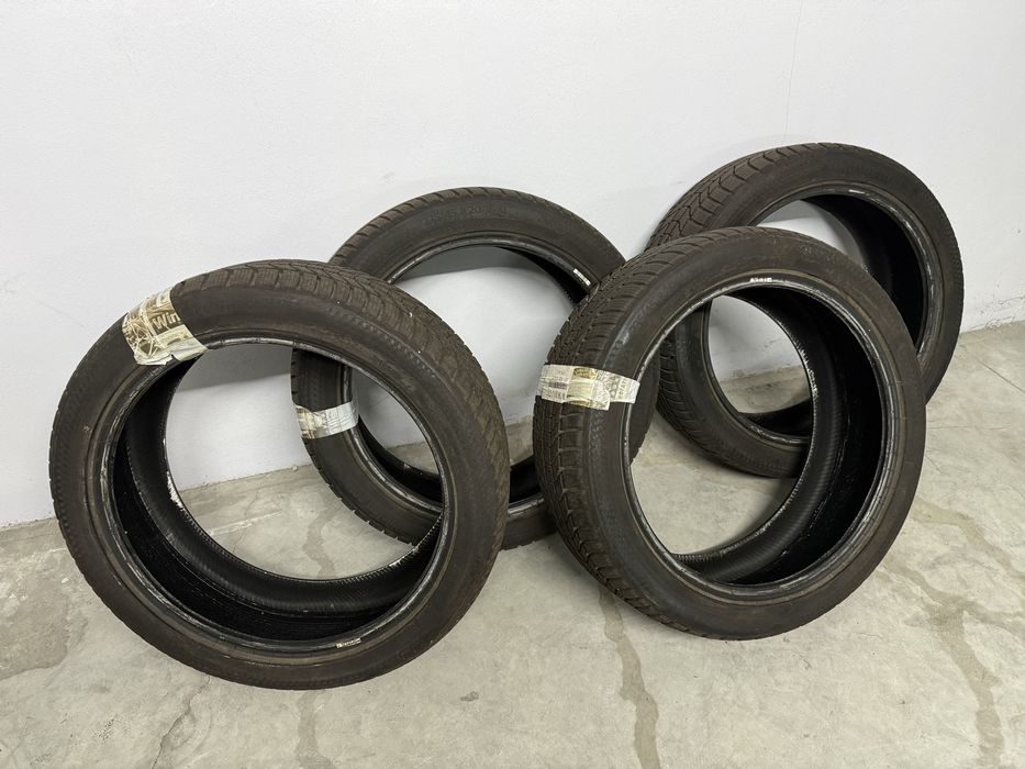 Pneus Continental 235/45R20