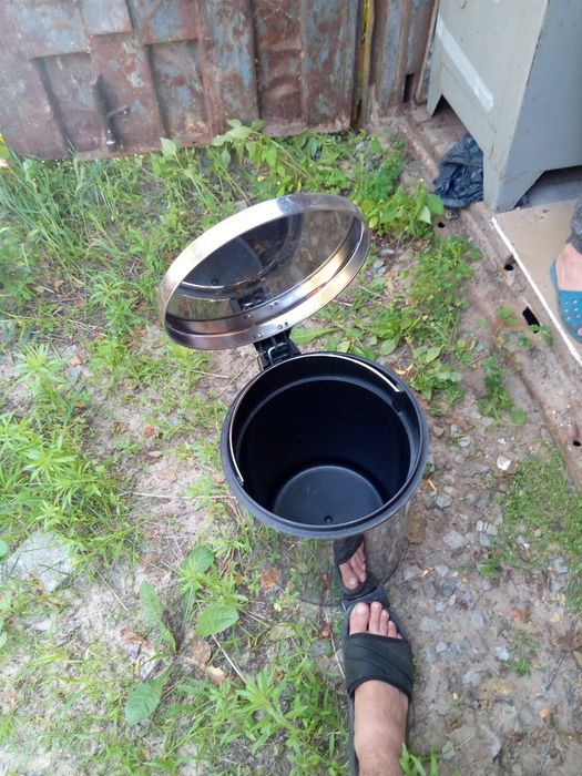 Мусорне відро в гарному стані