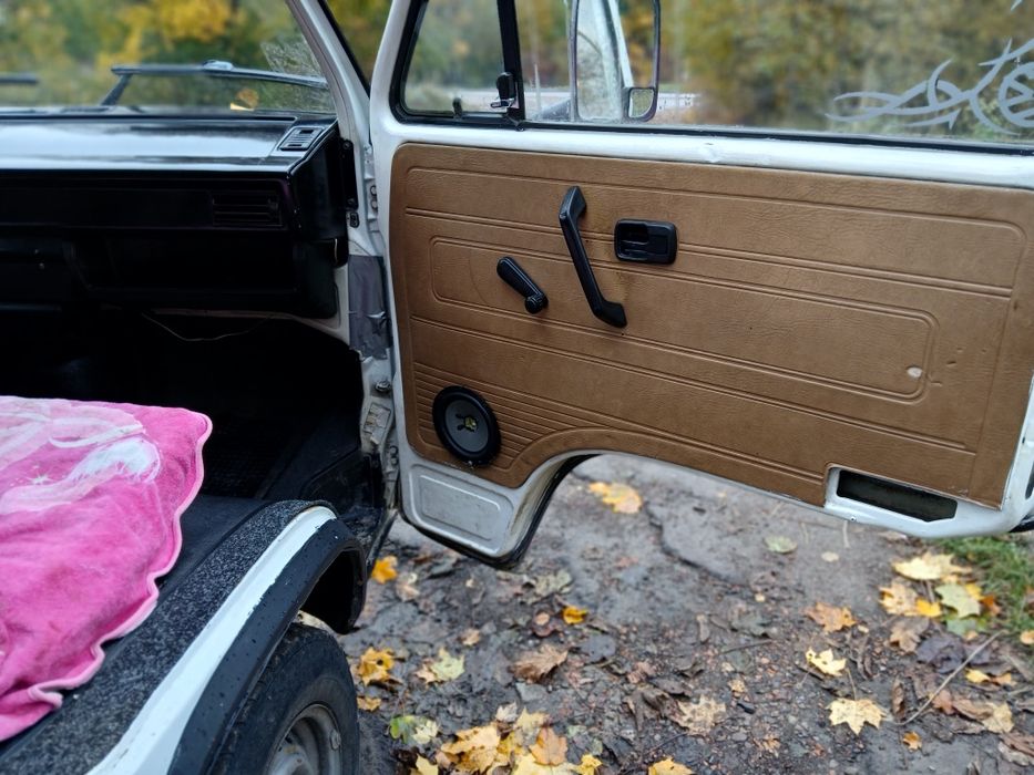 Бус VOLKSWAGEN TRANSPORTER 1.6 дизель в хорошому стані