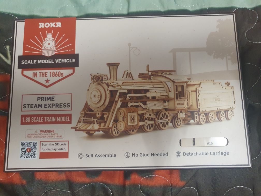 Puzzle model drewniany pociag parowóz ROKR Scale model vehicle 1:80