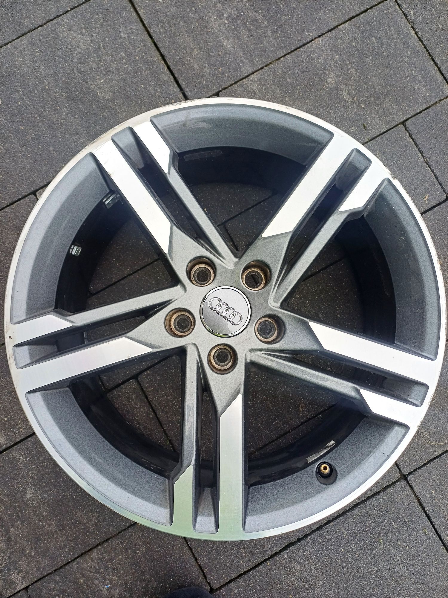 AUDI A4 B9 B8 8W S4 A6 Q5 ROTORY 18''