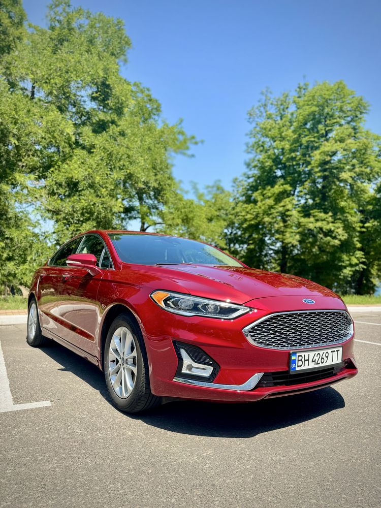 Ford Fusion Plug-in Titanium 2019