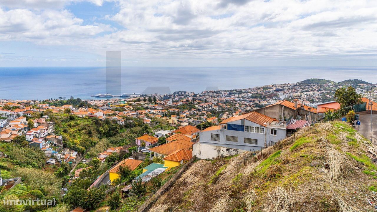 Terreno para Construção em São Roque, Vista Baía do Funchal– Excelente