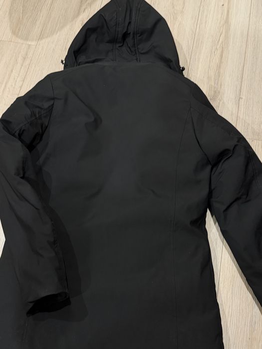 Продам зимову куртку в чудовому стані.