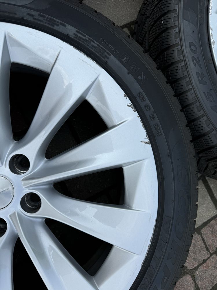 Koła zimowe 20 TESLA Y 255/45 + 275/45 jak NOWE Pirelli ORYGINAŁ FV