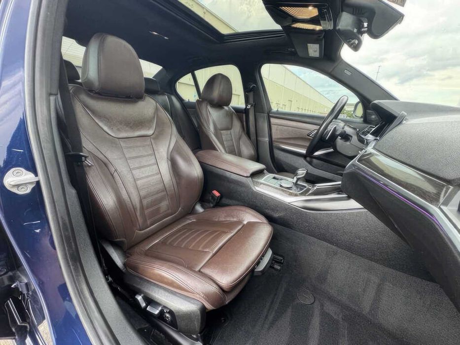 BMW 3 Series 330i      2020