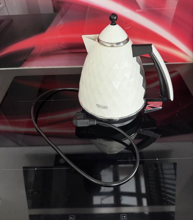 Czajnik DeLonghi