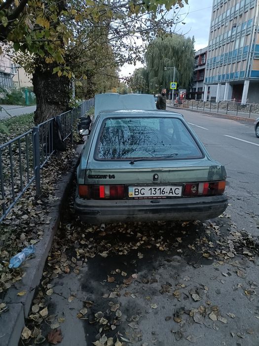 Продам форд ескорт 1.4 газ бензин