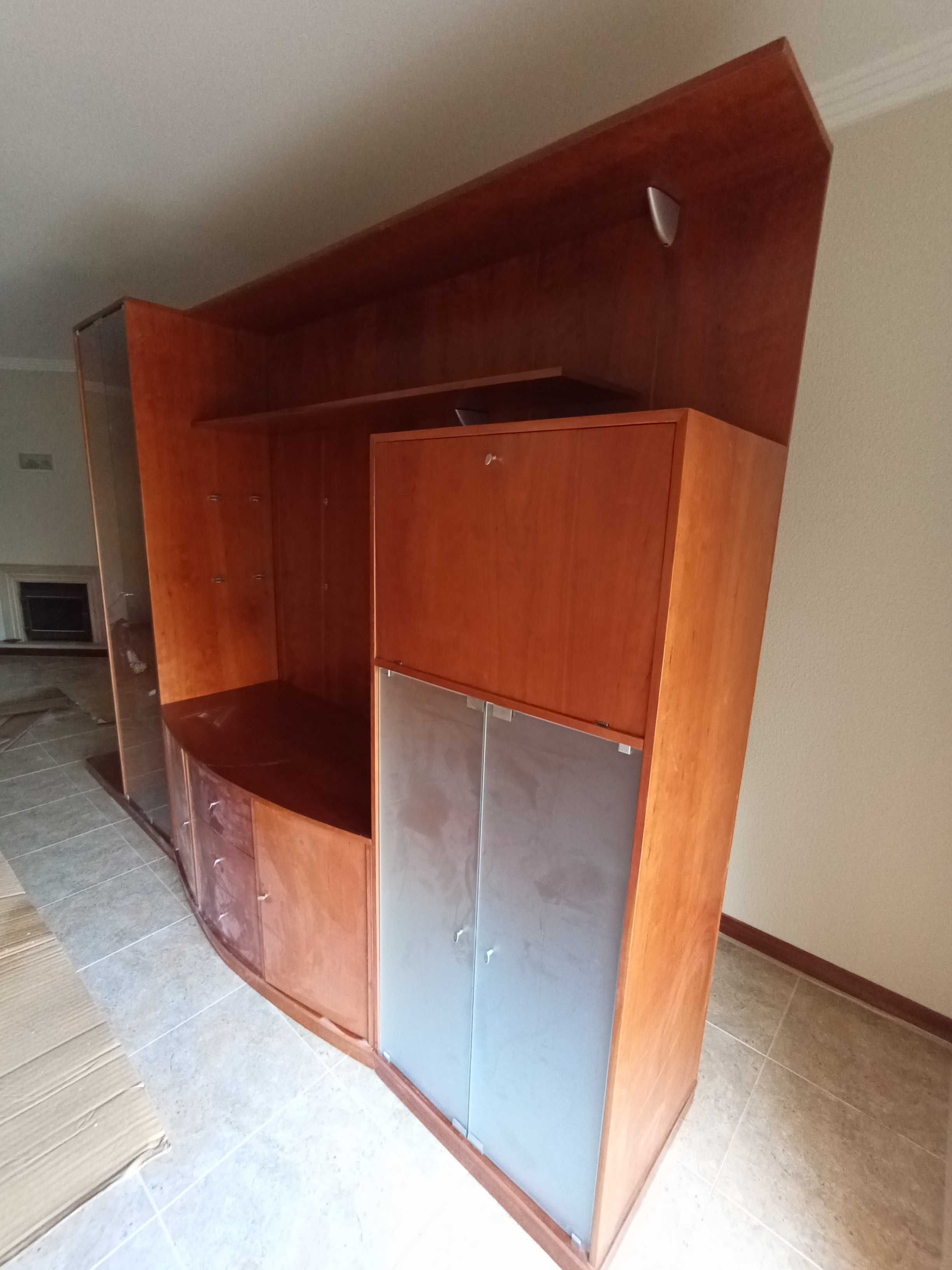 Móvel de sala  com bar