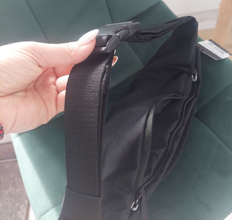 Продається сумка-бананка(через плече та на пояс)