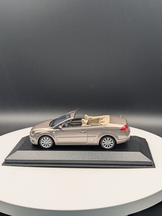 Ford Focus Cabrio Minichamps 1:43