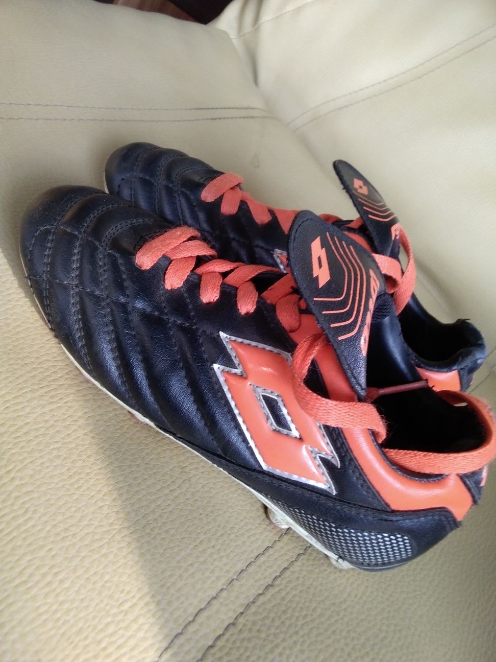 Buty korki Lotto