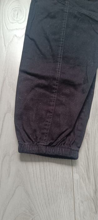 Spodnie z łańcuszkiem nowe 158