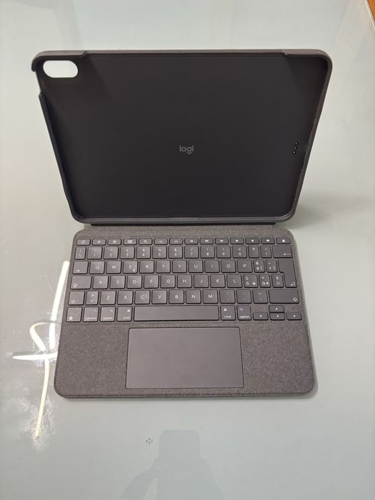 iPad Air 5ª Geração + Teclado Logitech Combo Touch