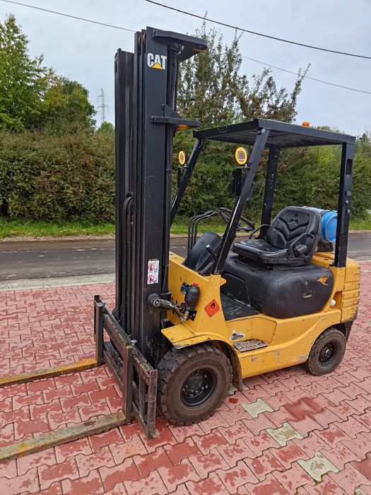 Wozek widlowy Caterpillar 1,8t oryginal triplex stan bdb