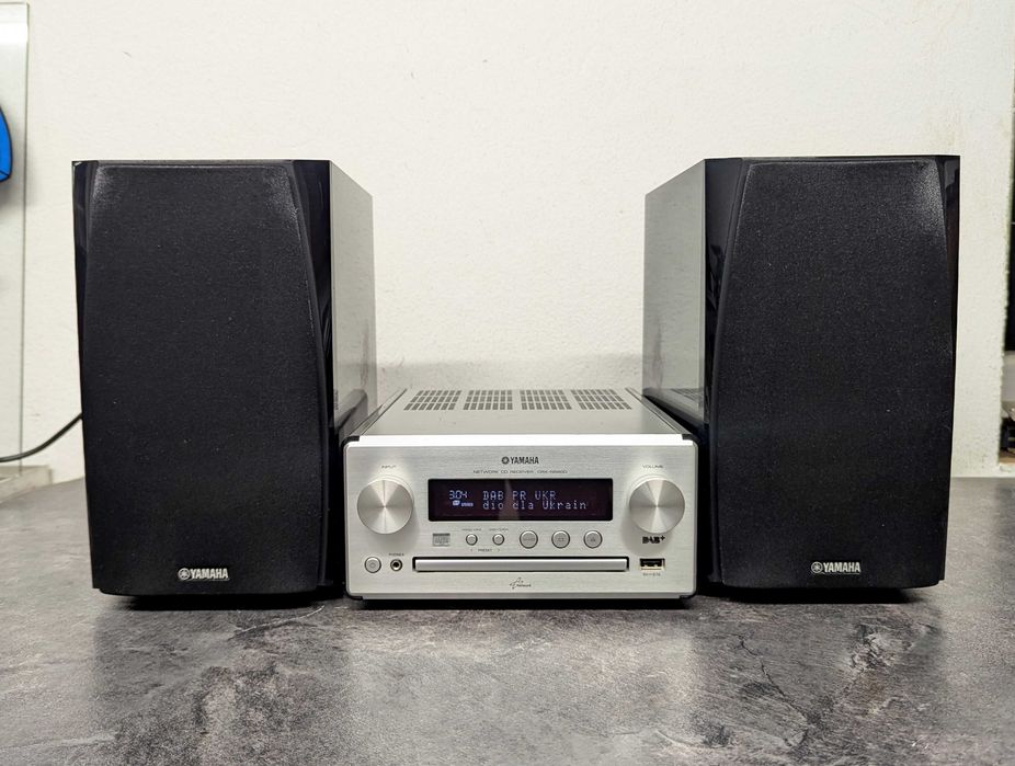 Міні стерео система Yamaha MCR-N560D.