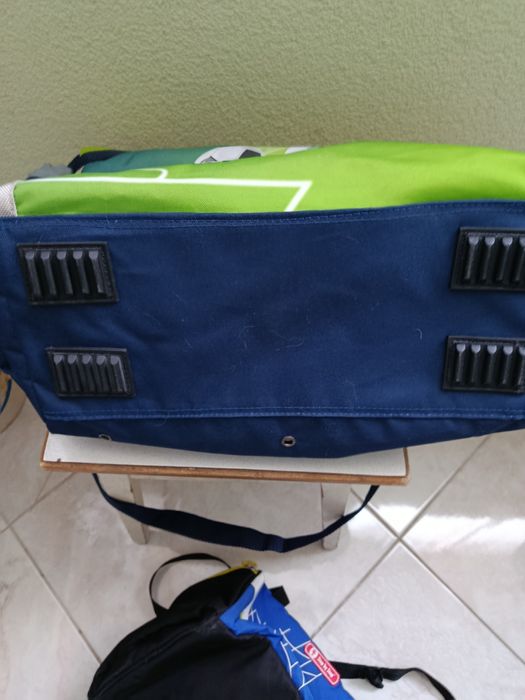 Сумки спортивні або дорожні.