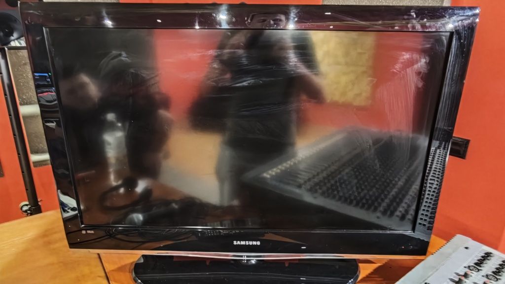 Telewizor Samsung 37 cali  LE37A551P2R