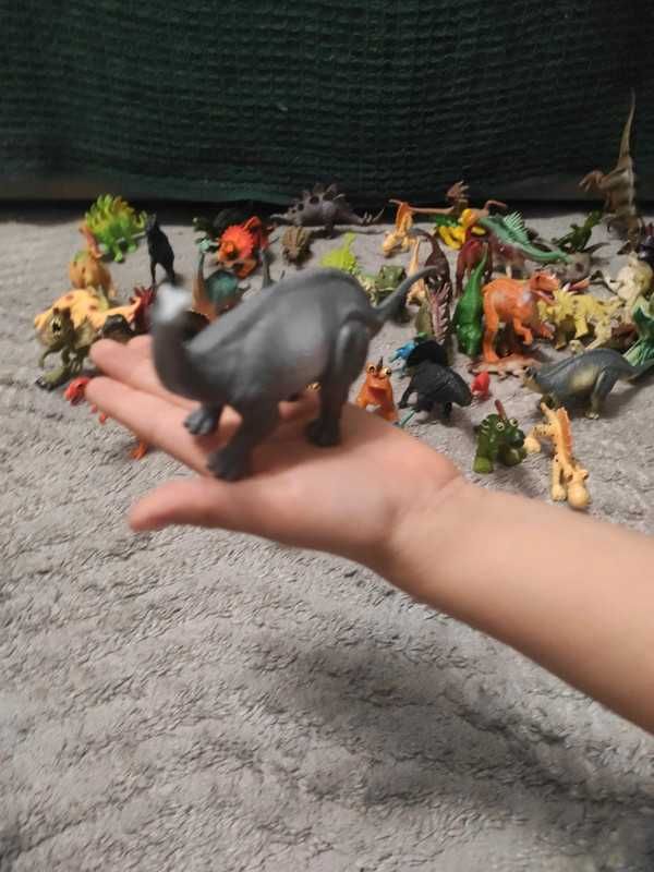 dinozaury figurki