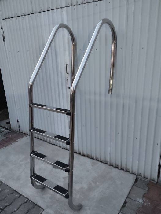 Drabinka do basenu ze stali szlachetnej