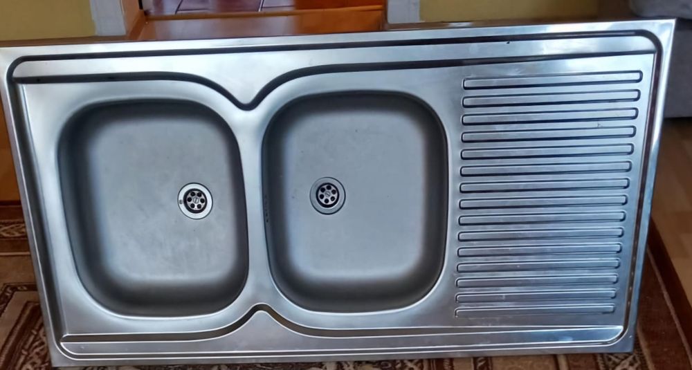 Prawie nowy zlew metalowy najladany 60x120 satynowy