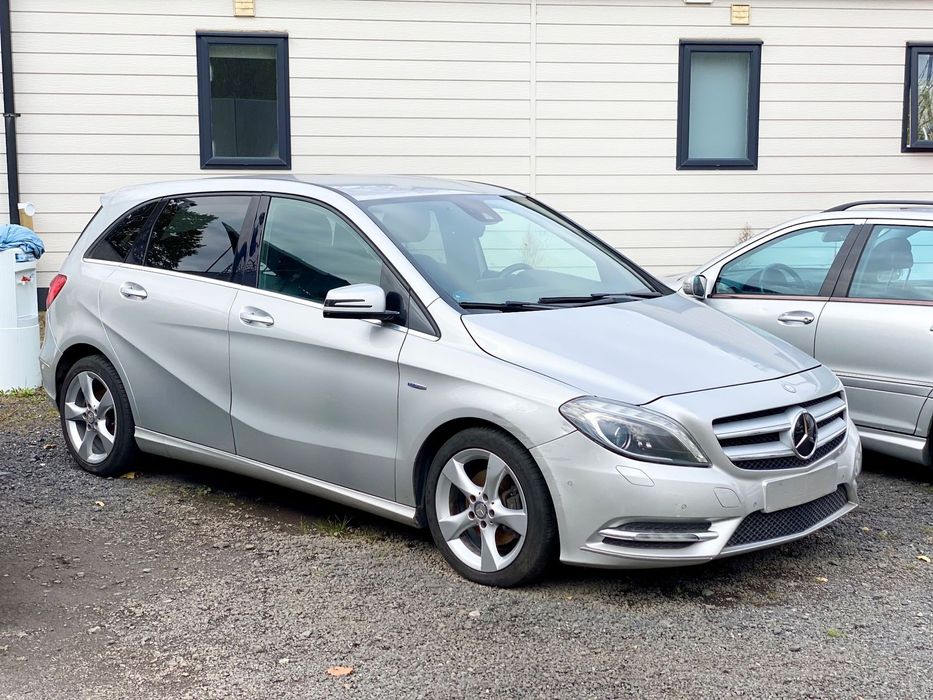 Mercedes-Benz Klasa B ILS+xenon, Navi, kamera cofania, asystent znaków i parkowania, hak