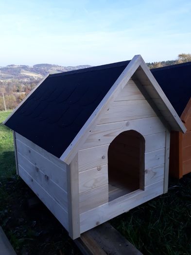 Budy domki dla psów z litego drewna