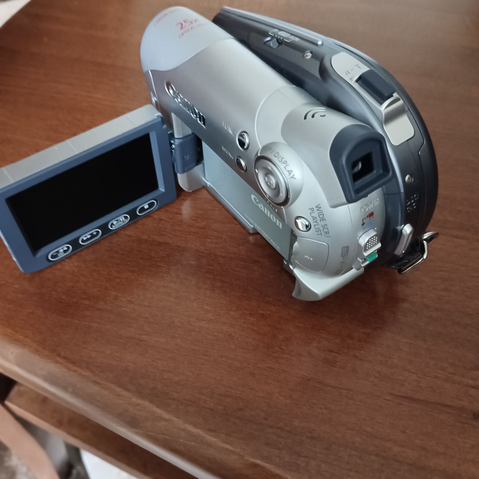 Відеокамера Canon DC95 E