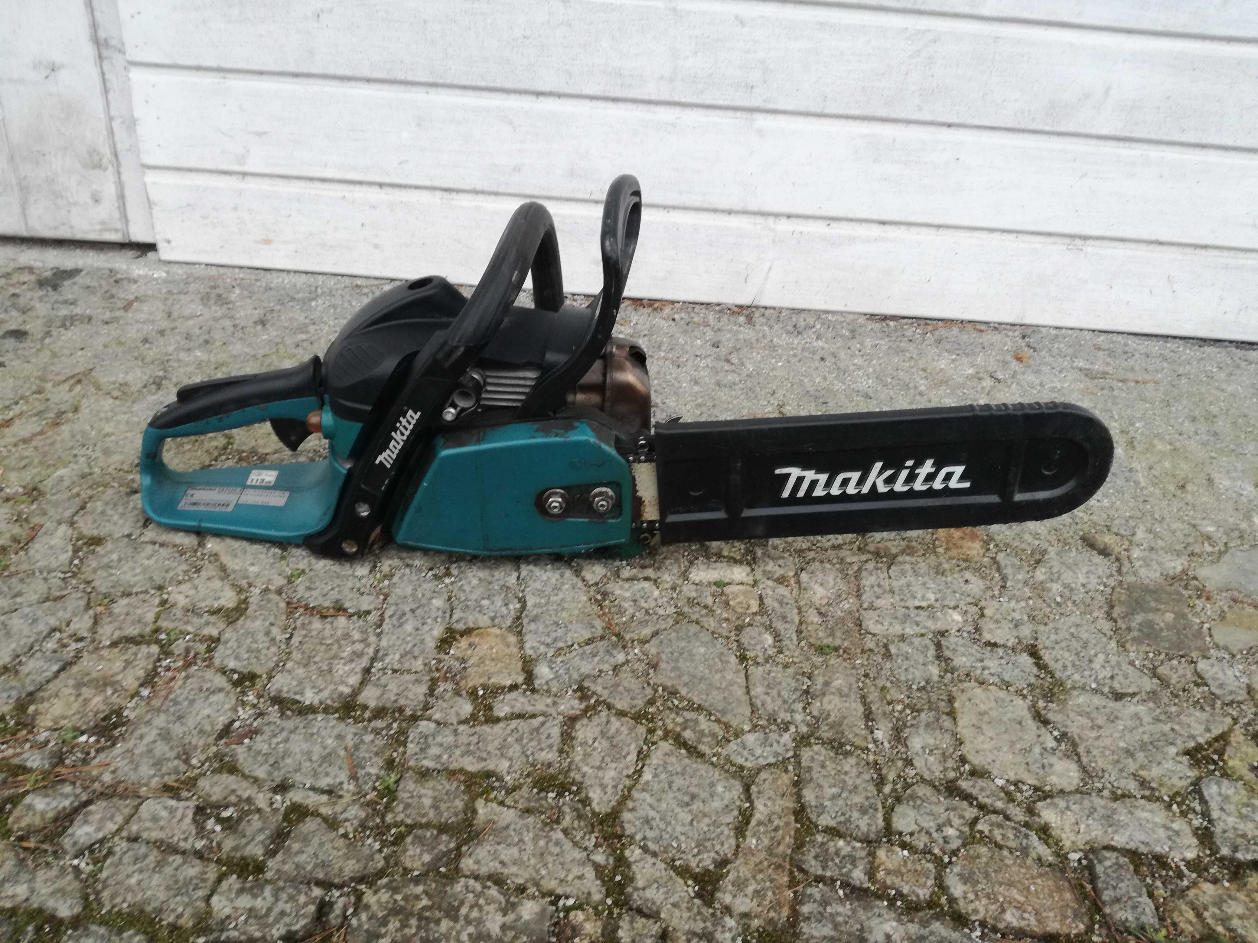 Pilarka spalinowa Makita EA3500S-35B prowadnica 35cm, moc 2,3 KM