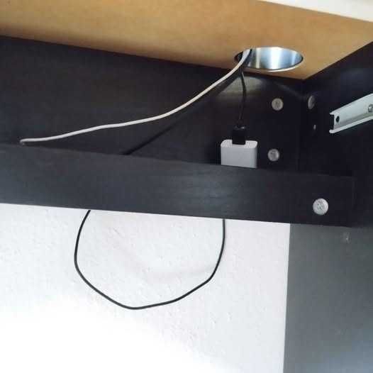 Secretária IKEA 142x50cm cor preto