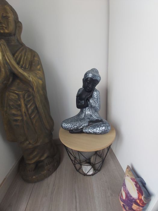 Buda cimento pintado à mão 40cm